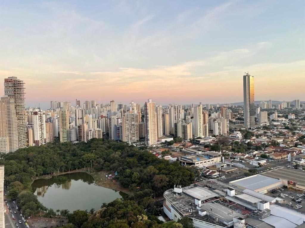 Moderno Flat Com Vista Para O Parque Vaca Brava Goiânia Extérieur photo